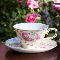 Cream Cottage Rose Chintz Cups and Saucers, Set of 4